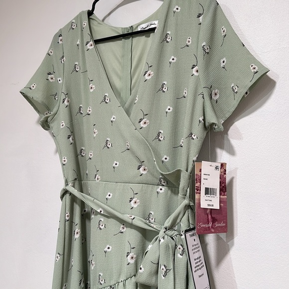 Macys Dress - Picture 2 of 6